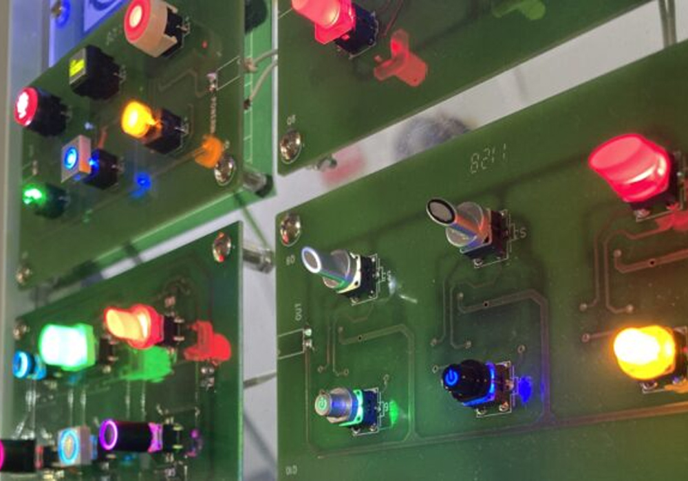 PCB-MOUNT-LED-SWITCHES